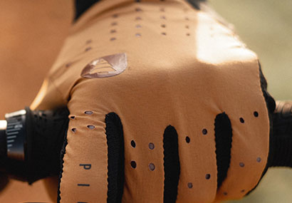 Laser-cut-holes-on-upper-hand-for-high-breathability